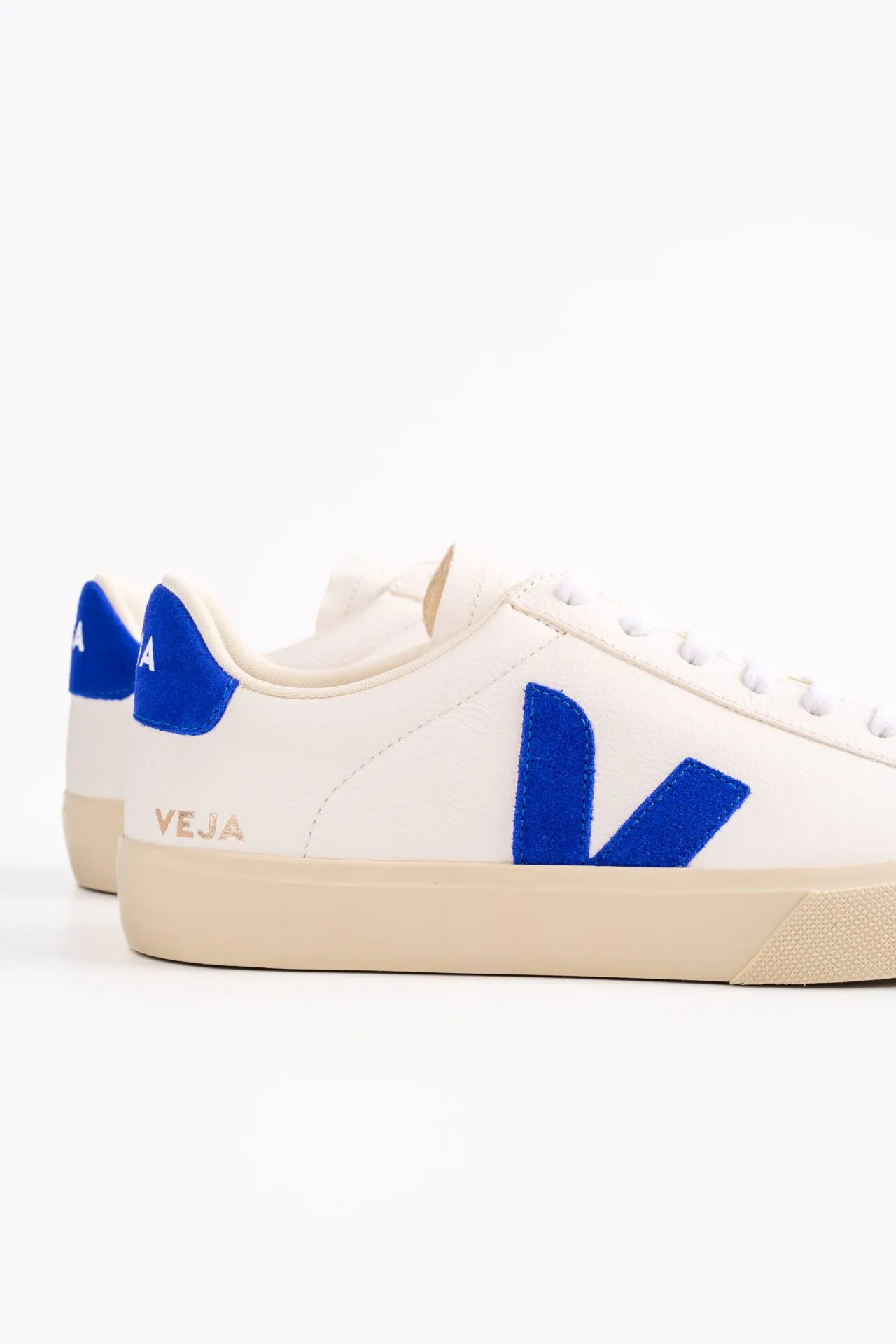 (Core) Veja Men’s Campo Chrome Free Sneaker CP0503319 Extra White Paros