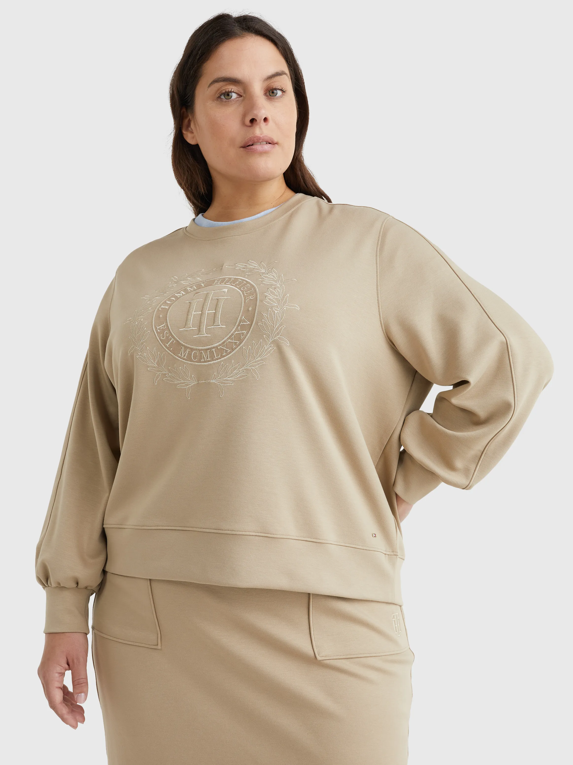 Curve Embroidery Sweatshirt | Sweatshirts & Hoodies | Tommy Hilfiger