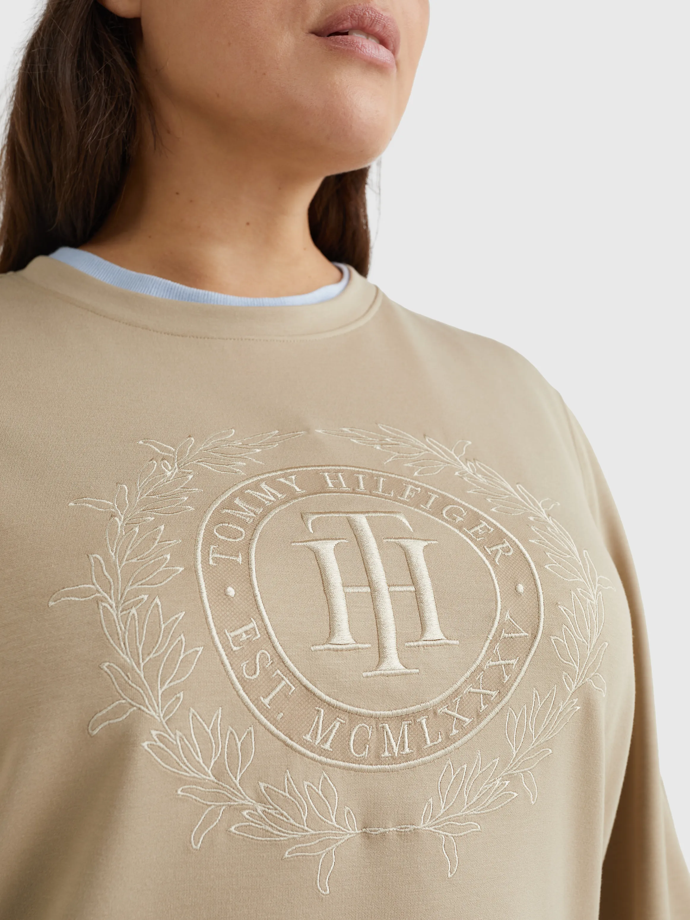 Curve Embroidery Sweatshirt | Sweatshirts & Hoodies | Tommy Hilfiger