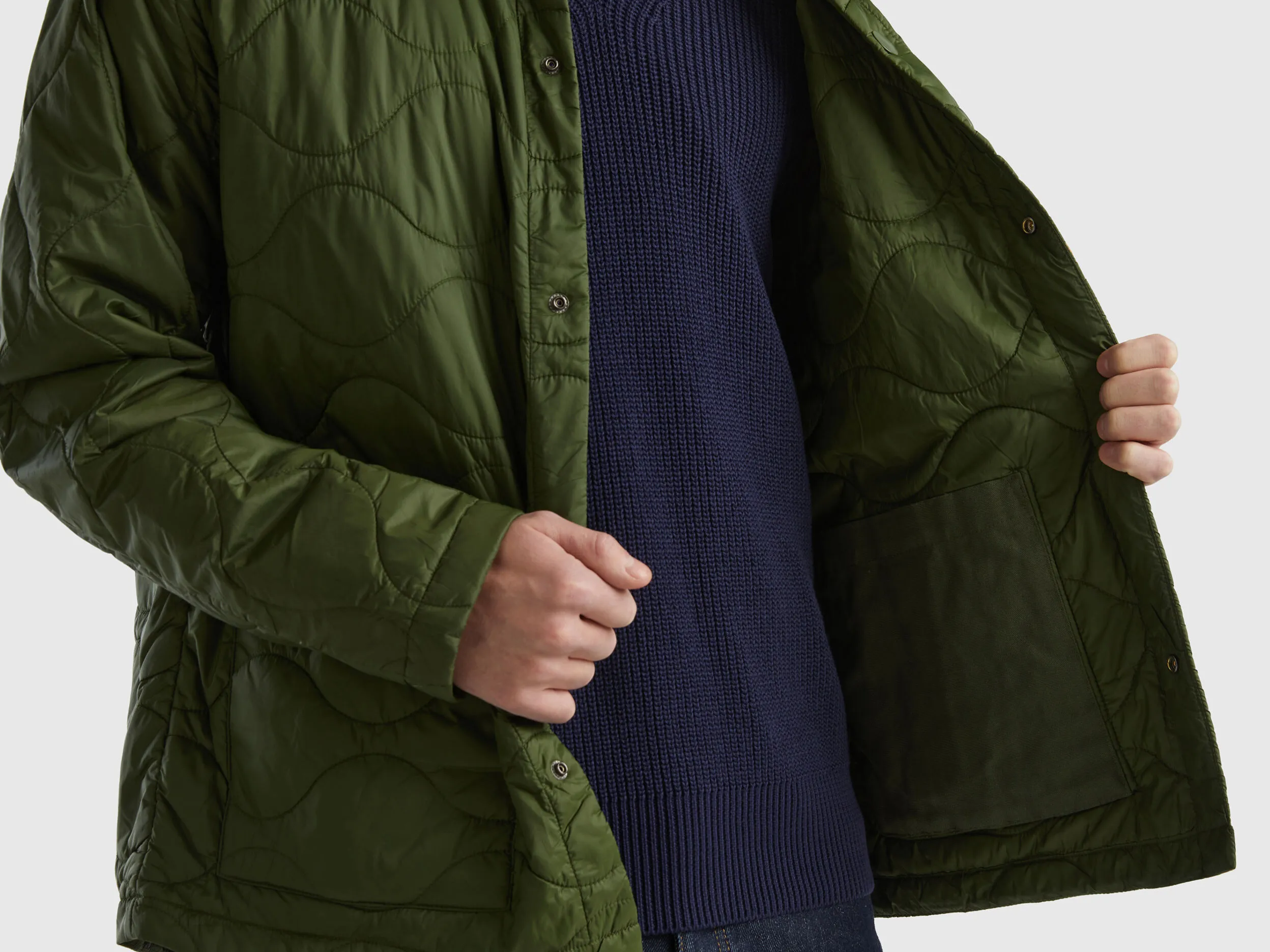 Quilted jacket with collar - Olive Green | Benetton