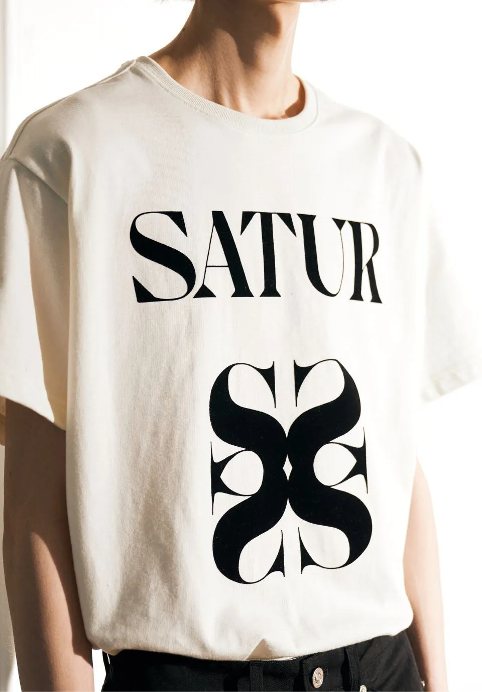 SATUR  |Unisex Street Style Short Sleeves Oversized Logo T-Shirts