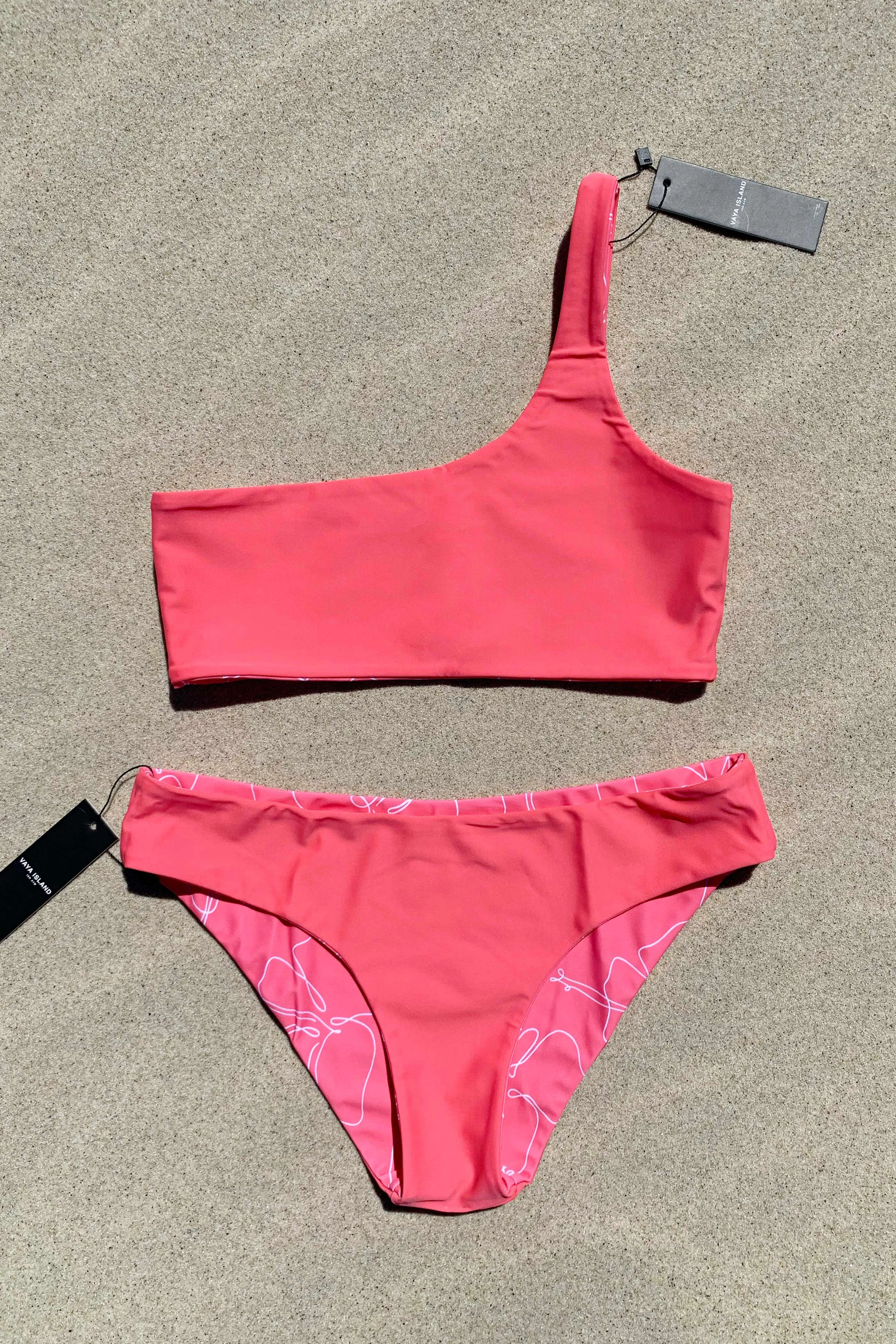 Vues Reversible Full Coverage Bottom (Cayman/Pastel Red)